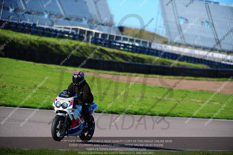 Rockingham no limits trackday;enduro digital images;event digital images;eventdigitalimages;no limits trackdays;peter wileman photography;racing digital images;rockingham raceway northamptonshire;rockingham trackday photographs;trackday digital images;trackday photos