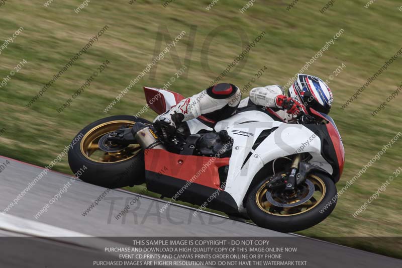 motorbikes;no limits;october 2013;peter wileman photography;portimao;portugal;trackday digital images