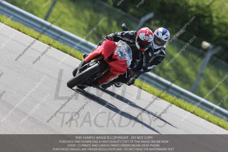 donington no limits trackday;donington park photographs;donington trackday photographs;no limits trackdays;peter wileman photography;trackday digital images;trackday photos