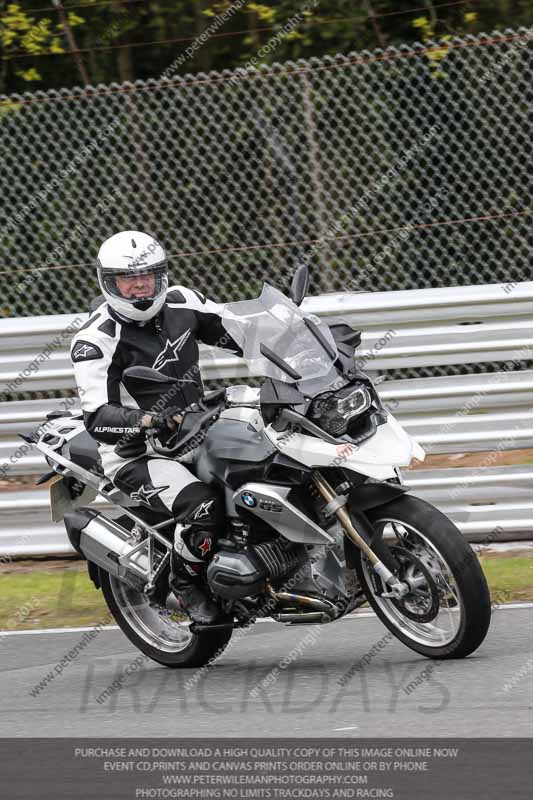 enduro digital images;event digital images;eventdigitalimages;no limits trackdays;oulton no limits trackday;oulton park cheshire;oulton trackday photographs;peter wileman photography;racing digital images;trackday digital images;trackday photos