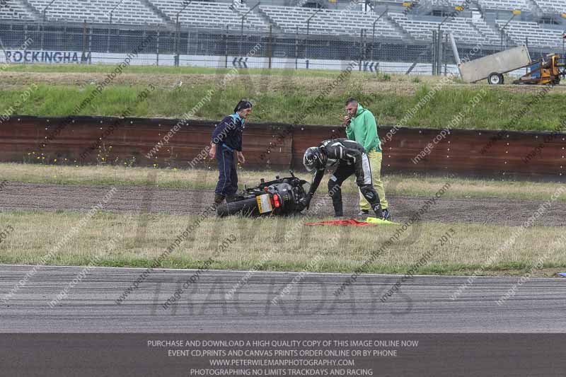 Rockingham no limits trackday;enduro digital images;event digital images;eventdigitalimages;no limits trackdays;peter wileman photography;racing digital images;rockingham raceway northamptonshire;rockingham trackday photographs;trackday digital images;trackday photos