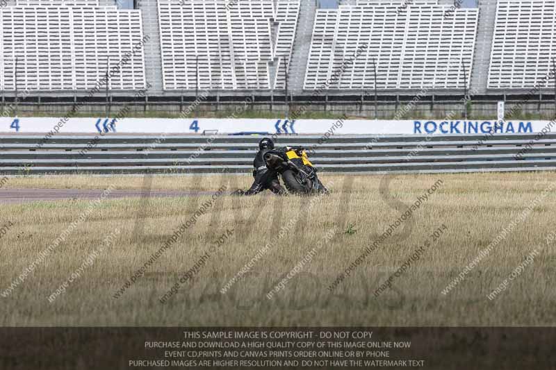 Rockingham no limits trackday;enduro digital images;event digital images;eventdigitalimages;no limits trackdays;peter wileman photography;racing digital images;rockingham raceway northamptonshire;rockingham trackday photographs;trackday digital images;trackday photos