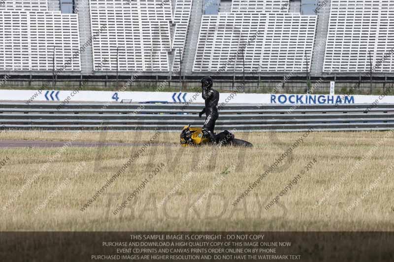 Rockingham no limits trackday;enduro digital images;event digital images;eventdigitalimages;no limits trackdays;peter wileman photography;racing digital images;rockingham raceway northamptonshire;rockingham trackday photographs;trackday digital images;trackday photos