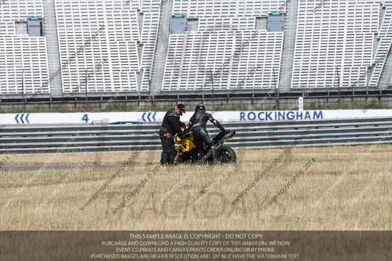 Rockingham no limits trackday;enduro digital images;event digital images;eventdigitalimages;no limits trackdays;peter wileman photography;racing digital images;rockingham raceway northamptonshire;rockingham trackday photographs;trackday digital images;trackday photos