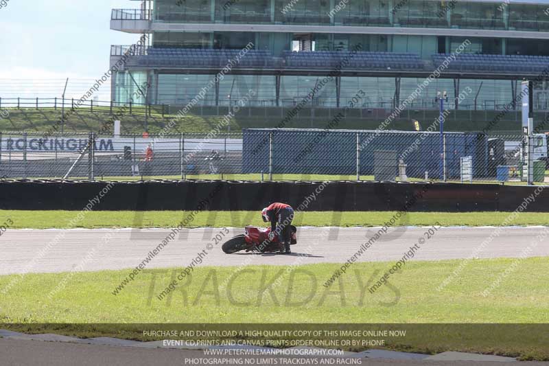 Rockingham no limits trackday;enduro digital images;event digital images;eventdigitalimages;no limits trackdays;peter wileman photography;racing digital images;rockingham raceway northamptonshire;rockingham trackday photographs;trackday digital images;trackday photos