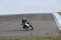 donington-no-limits-trackday;donington-park-photographs;donington-trackday-photographs;no-limits-trackdays;peter-wileman-photography;trackday-digital-images;trackday-photos