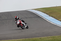 donington-no-limits-trackday;donington-park-photographs;donington-trackday-photographs;no-limits-trackdays;peter-wileman-photography;trackday-digital-images;trackday-photos