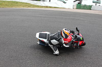 enduro-digital-images;event-digital-images;eventdigitalimages;mallory-park;mallory-park-photographs;mallory-park-trackday;mallory-park-trackday-photographs;no-limits-trackdays;peter-wileman-photography;racing-digital-images;trackday-digital-images;trackday-photos