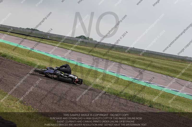 Rockingham no limits trackday;enduro digital images;event digital images;eventdigitalimages;no limits trackdays;peter wileman photography;racing digital images;rockingham raceway northamptonshire;rockingham trackday photographs;trackday digital images;trackday photos