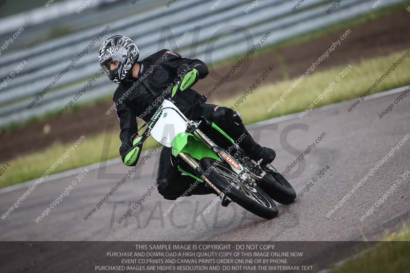 Rockingham no limits trackday;enduro digital images;event digital images;eventdigitalimages;no limits trackdays;peter wileman photography;racing digital images;rockingham raceway northamptonshire;rockingham trackday photographs;trackday digital images;trackday photos