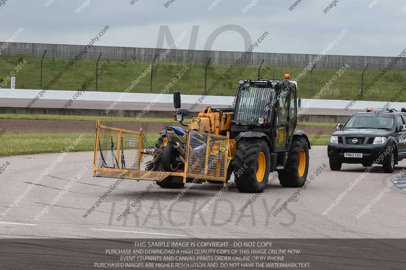 Rockingham no limits trackday;enduro digital images;event digital images;eventdigitalimages;no limits trackdays;peter wileman photography;racing digital images;rockingham raceway northamptonshire;rockingham trackday photographs;trackday digital images;trackday photos