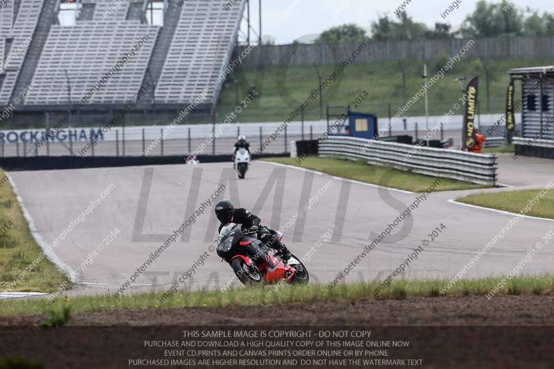 Rockingham no limits trackday;enduro digital images;event digital images;eventdigitalimages;no limits trackdays;peter wileman photography;racing digital images;rockingham raceway northamptonshire;rockingham trackday photographs;trackday digital images;trackday photos