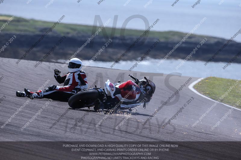 anglesey no limits trackday;anglesey photographs;anglesey trackday photographs;enduro digital images;event digital images;eventdigitalimages;no limits trackdays;peter wileman photography;racing digital images;trac mon;trackday digital images;trackday photos;ty croes