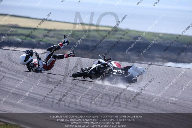 anglesey no limits trackday;anglesey photographs;anglesey trackday photographs;enduro digital images;event digital images;eventdigitalimages;no limits trackdays;peter wileman photography;racing digital images;trac mon;trackday digital images;trackday photos;ty croes