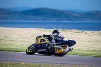 anglesey-no-limits-trackday;anglesey-photographs;anglesey-trackday-photographs;enduro-digital-images;event-digital-images;eventdigitalimages;no-limits-trackdays;peter-wileman-photography;racing-digital-images;trac-mon;trackday-digital-images;trackday-photos;ty-croes