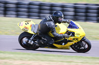 anglesey-no-limits-trackday;anglesey-photographs;anglesey-trackday-photographs;enduro-digital-images;event-digital-images;eventdigitalimages;no-limits-trackdays;peter-wileman-photography;racing-digital-images;trac-mon;trackday-digital-images;trackday-photos;ty-croes