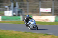 enduro-digital-images;event-digital-images;eventdigitalimages;mallory-park;mallory-park-photographs;mallory-park-trackday;mallory-park-trackday-photographs;no-limits-trackdays;peter-wileman-photography;racing-digital-images;trackday-digital-images;trackday-photos