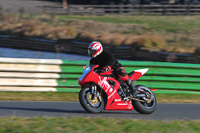 enduro-digital-images;event-digital-images;eventdigitalimages;mallory-park;mallory-park-photographs;mallory-park-trackday;mallory-park-trackday-photographs;no-limits-trackdays;peter-wileman-photography;racing-digital-images;trackday-digital-images;trackday-photos