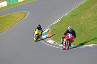 enduro-digital-images;event-digital-images;eventdigitalimages;mallory-park;mallory-park-photographs;mallory-park-trackday;mallory-park-trackday-photographs;no-limits-trackdays;peter-wileman-photography;racing-digital-images;trackday-digital-images;trackday-photos