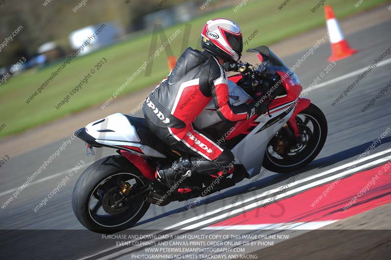 anglesey photographs;bedford no limits trackday;bedford trackday photographs;enduro digital images;event digital images;eventdigitalimages;no limits trackdays;peter wileman photography;racing digital images;trac mon;trackday digital images;trackday photos;ty croes
