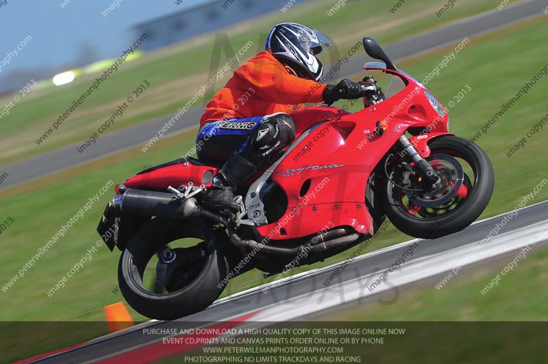 anglesey photographs;bedford no limits trackday;bedford trackday photographs;enduro digital images;event digital images;eventdigitalimages;no limits trackdays;peter wileman photography;racing digital images;trac mon;trackday digital images;trackday photos;ty croes