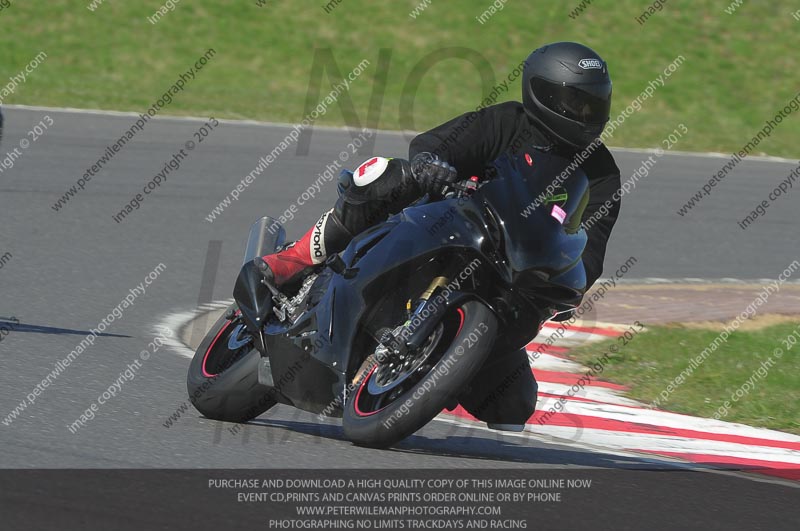 anglesey photographs;bedford no limits trackday;bedford trackday photographs;enduro digital images;event digital images;eventdigitalimages;no limits trackdays;peter wileman photography;racing digital images;trac mon;trackday digital images;trackday photos;ty croes