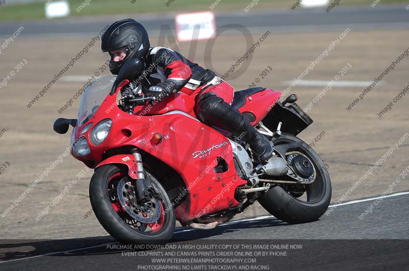 anglesey photographs;bedford no limits trackday;bedford trackday photographs;enduro digital images;event digital images;eventdigitalimages;no limits trackdays;peter wileman photography;racing digital images;trac mon;trackday digital images;trackday photos;ty croes