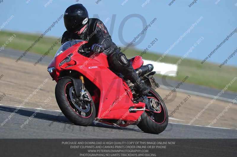 anglesey photographs;bedford no limits trackday;bedford trackday photographs;enduro digital images;event digital images;eventdigitalimages;no limits trackdays;peter wileman photography;racing digital images;trac mon;trackday digital images;trackday photos;ty croes