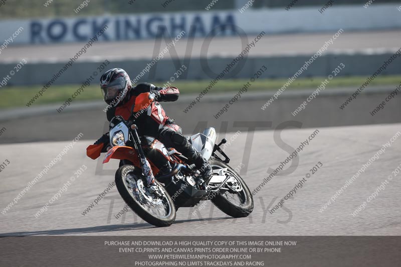 Rockingham no limits trackday;enduro digital images;event digital images;eventdigitalimages;no limits trackdays;peter wileman photography;racing digital images;rockingham raceway northamptonshire;rockingham trackday photographs;trackday digital images;trackday photos