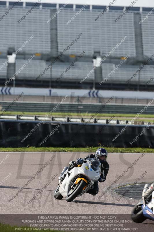 Rockingham no limits trackday;enduro digital images;event digital images;eventdigitalimages;no limits trackdays;peter wileman photography;racing digital images;rockingham raceway northamptonshire;rockingham trackday photographs;trackday digital images;trackday photos