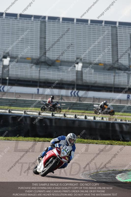 Rockingham no limits trackday;enduro digital images;event digital images;eventdigitalimages;no limits trackdays;peter wileman photography;racing digital images;rockingham raceway northamptonshire;rockingham trackday photographs;trackday digital images;trackday photos