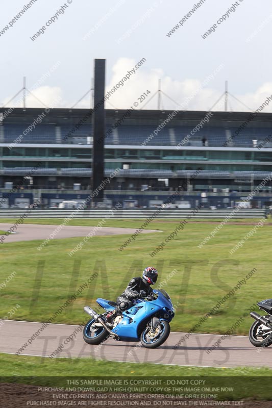 Rockingham no limits trackday;enduro digital images;event digital images;eventdigitalimages;no limits trackdays;peter wileman photography;racing digital images;rockingham raceway northamptonshire;rockingham trackday photographs;trackday digital images;trackday photos