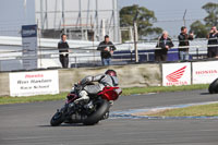 donington-no-limits-trackday;donington-park-photographs;donington-trackday-photographs;no-limits-trackdays;peter-wileman-photography;trackday-digital-images;trackday-photos