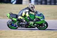anglesey-no-limits-trackday;anglesey-photographs;anglesey-trackday-photographs;enduro-digital-images;event-digital-images;eventdigitalimages;no-limits-trackdays;peter-wileman-photography;racing-digital-images;trac-mon;trackday-digital-images;trackday-photos;ty-croes
