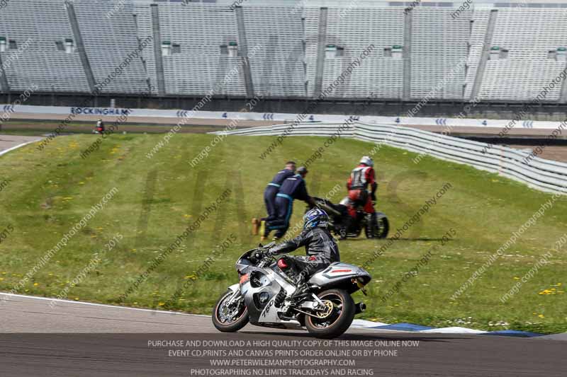 Rockingham no limits trackday;enduro digital images;event digital images;eventdigitalimages;no limits trackdays;peter wileman photography;racing digital images;rockingham raceway northamptonshire;rockingham trackday photographs;trackday digital images;trackday photos