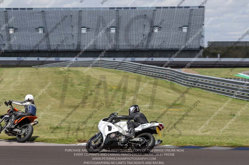 Rockingham no limits trackday;enduro digital images;event digital images;eventdigitalimages;no limits trackdays;peter wileman photography;racing digital images;rockingham raceway northamptonshire;rockingham trackday photographs;trackday digital images;trackday photos