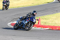Evening Novice/Inter Blue/White Bikes