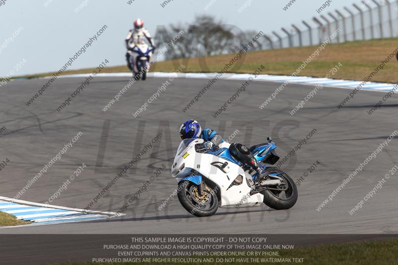 donington no limits trackday;donington park photographs;donington trackday photographs;no limits trackdays;peter wileman photography;trackday digital images;trackday photos