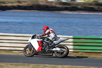 enduro-digital-images;event-digital-images;eventdigitalimages;mallory-park;mallory-park-photographs;mallory-park-trackday;mallory-park-trackday-photographs;no-limits-trackdays;peter-wileman-photography;racing-digital-images;trackday-digital-images;trackday-photos