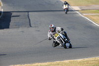 enduro-digital-images;event-digital-images;eventdigitalimages;mallory-park;mallory-park-photographs;mallory-park-trackday;mallory-park-trackday-photographs;no-limits-trackdays;peter-wileman-photography;racing-digital-images;trackday-digital-images;trackday-photos