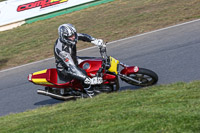 enduro-digital-images;event-digital-images;eventdigitalimages;mallory-park;mallory-park-photographs;mallory-park-trackday;mallory-park-trackday-photographs;no-limits-trackdays;peter-wileman-photography;racing-digital-images;trackday-digital-images;trackday-photos