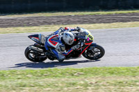 Rockingham-no-limits-trackday;enduro-digital-images;event-digital-images;eventdigitalimages;no-limits-trackdays;peter-wileman-photography;racing-digital-images;rockingham-raceway-northamptonshire;rockingham-trackday-photographs;trackday-digital-images;trackday-photos