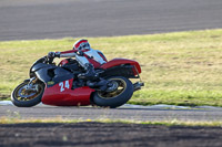 Rockingham-no-limits-trackday;enduro-digital-images;event-digital-images;eventdigitalimages;no-limits-trackdays;peter-wileman-photography;racing-digital-images;rockingham-raceway-northamptonshire;rockingham-trackday-photographs;trackday-digital-images;trackday-photos