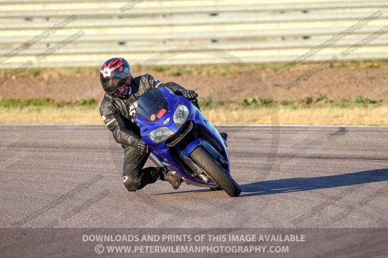 Rockingham no limits trackday;enduro digital images;event digital images;eventdigitalimages;no limits trackdays;peter wileman photography;racing digital images;rockingham raceway northamptonshire;rockingham trackday photographs;trackday digital images;trackday photos