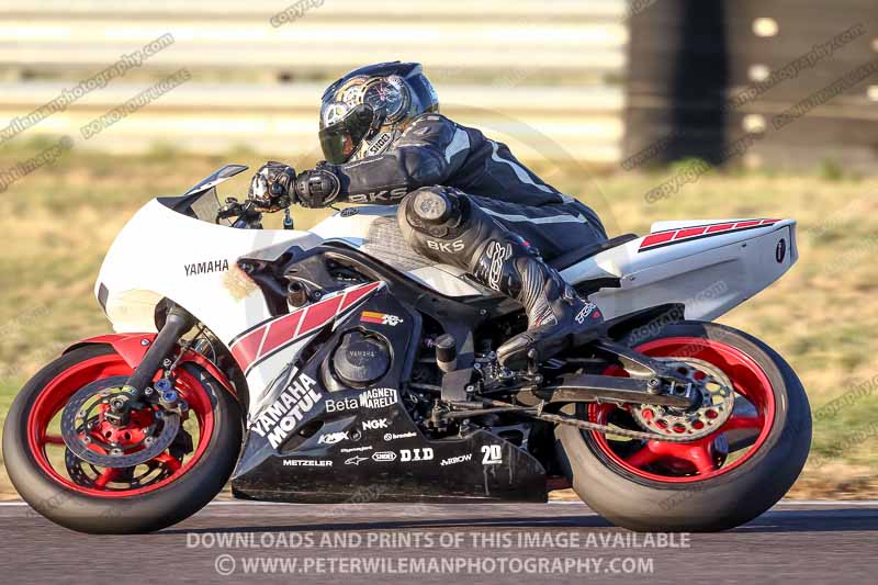 Rockingham no limits trackday;enduro digital images;event digital images;eventdigitalimages;no limits trackdays;peter wileman photography;racing digital images;rockingham raceway northamptonshire;rockingham trackday photographs;trackday digital images;trackday photos