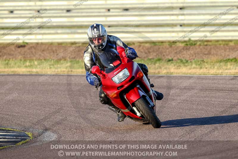 Rockingham no limits trackday;enduro digital images;event digital images;eventdigitalimages;no limits trackdays;peter wileman photography;racing digital images;rockingham raceway northamptonshire;rockingham trackday photographs;trackday digital images;trackday photos