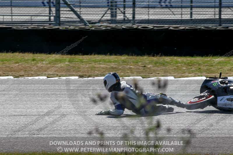 Rockingham no limits trackday;enduro digital images;event digital images;eventdigitalimages;no limits trackdays;peter wileman photography;racing digital images;rockingham raceway northamptonshire;rockingham trackday photographs;trackday digital images;trackday photos