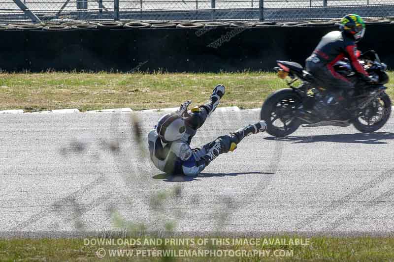 Rockingham no limits trackday;enduro digital images;event digital images;eventdigitalimages;no limits trackdays;peter wileman photography;racing digital images;rockingham raceway northamptonshire;rockingham trackday photographs;trackday digital images;trackday photos