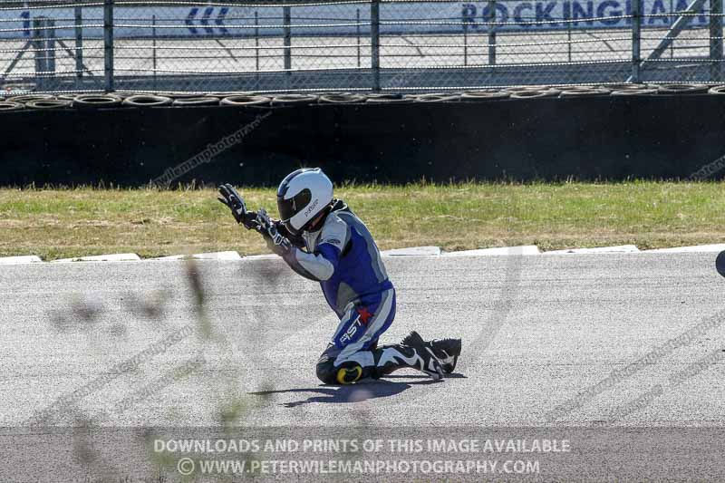 Rockingham no limits trackday;enduro digital images;event digital images;eventdigitalimages;no limits trackdays;peter wileman photography;racing digital images;rockingham raceway northamptonshire;rockingham trackday photographs;trackday digital images;trackday photos