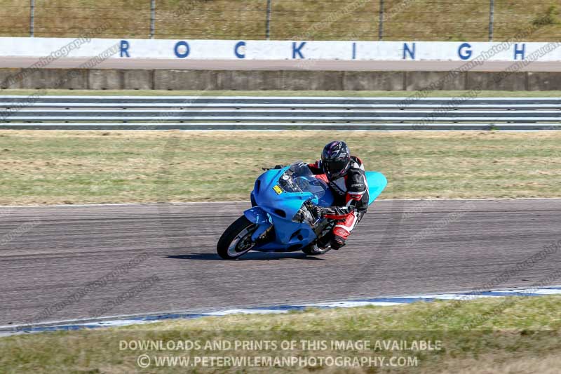 Rockingham no limits trackday;enduro digital images;event digital images;eventdigitalimages;no limits trackdays;peter wileman photography;racing digital images;rockingham raceway northamptonshire;rockingham trackday photographs;trackday digital images;trackday photos